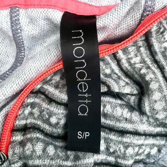 Mondetta Hooded Half-Zip Active Top - Picture 9 of 11